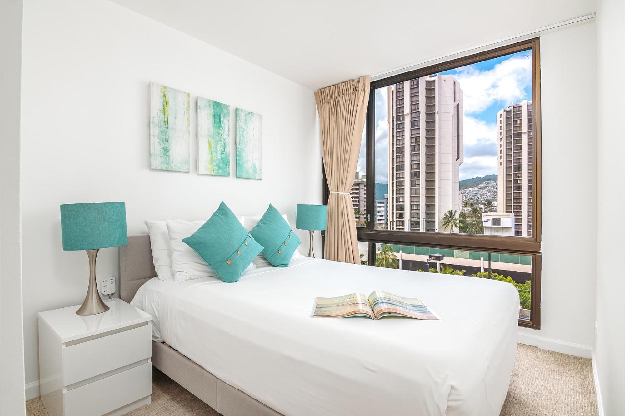 Newly Renovated 2 Bedroom Condo, 1 Block To Waikiki Beach, Free Parking Honolulu Exterior foto