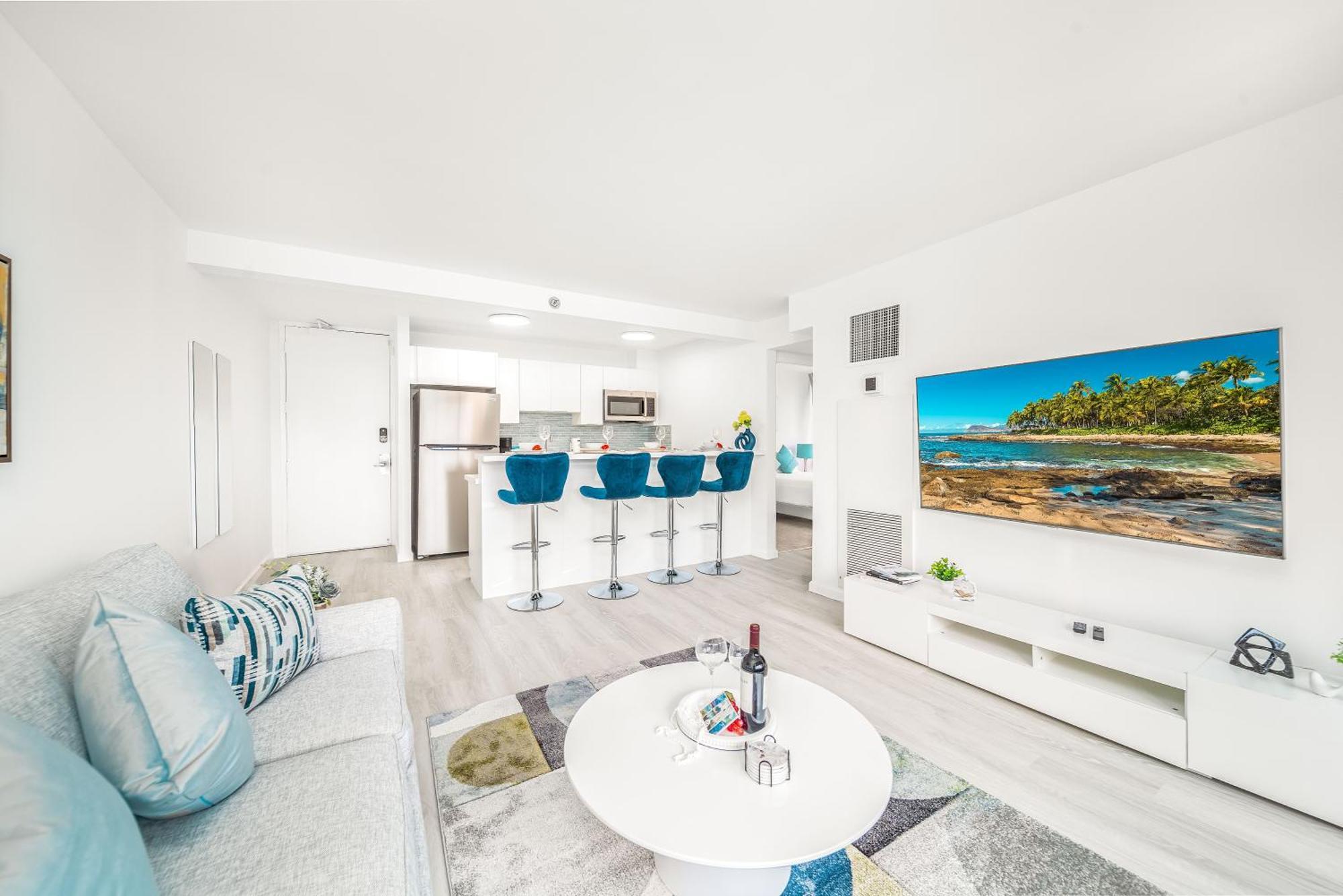 Newly Renovated 2 Bedroom Condo, 1 Block To Waikiki Beach, Free Parking Honolulu Exterior foto